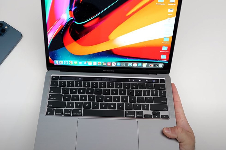 Đánh giá MacBook Pro M2 2022: Ấn tượng trước sức mạnh chip M2