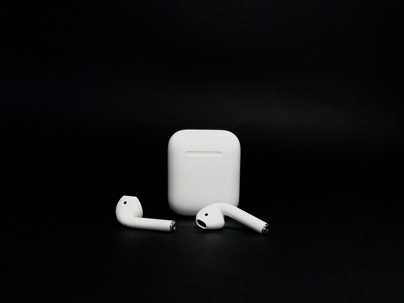 AirPods 1 in 2020 | Still worth it? | by David Paris | Mac O ...