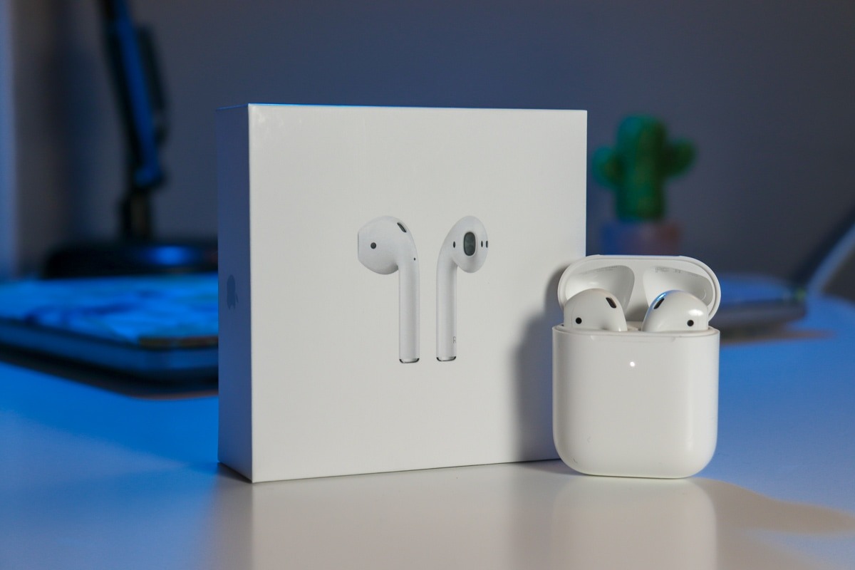 APPLE AIRPODS GENERATION 2 (WIRELESS CASE )