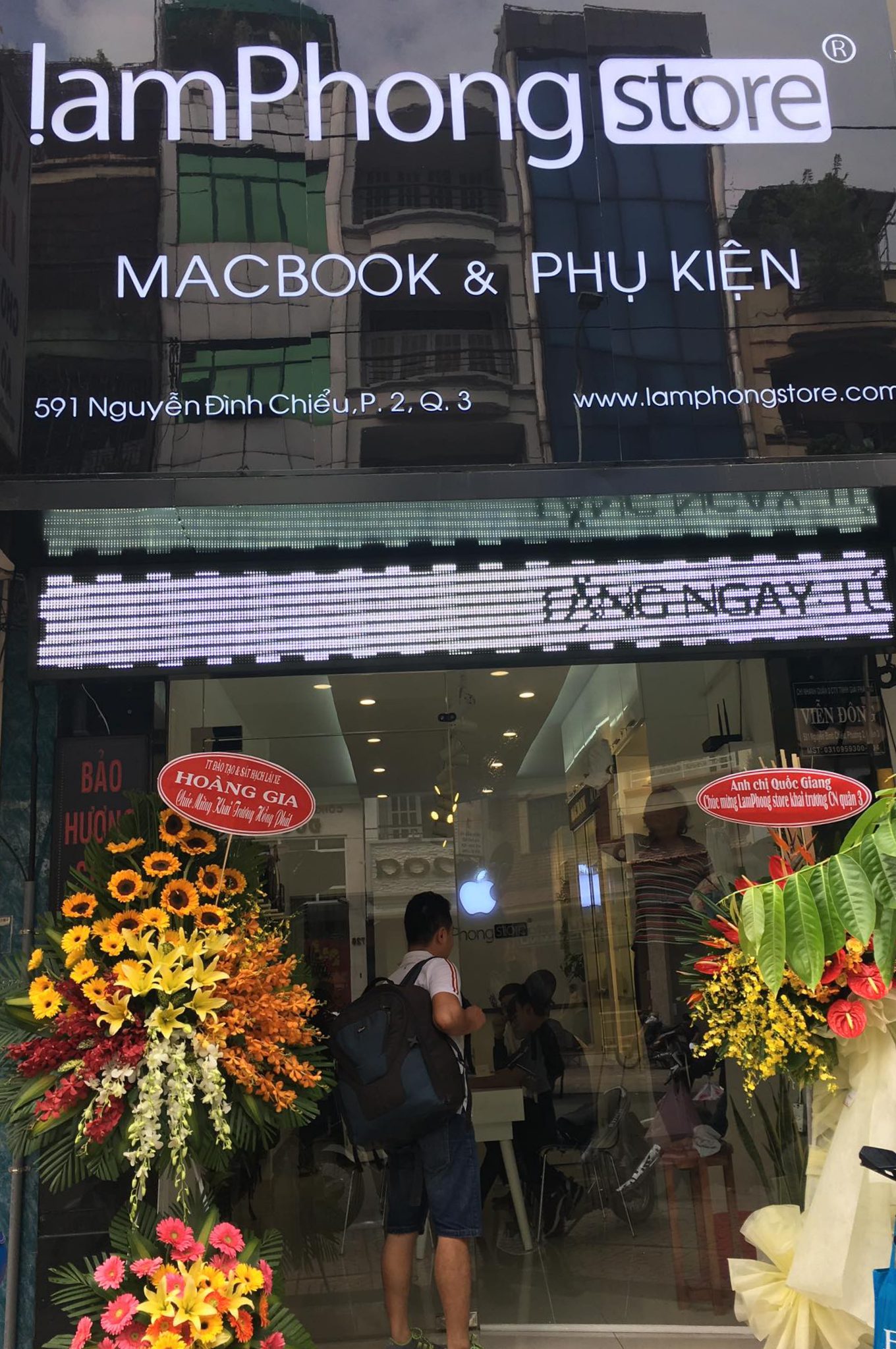 lamphong Lâm Phong Store tặng 299 voucher trị giá 1.000.000 VNĐ cho tân sinh viên 2019